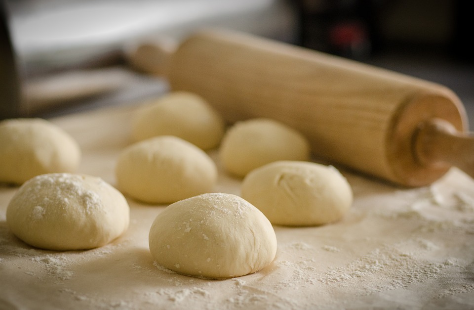jak wykorzystać czerstwe pieczywo